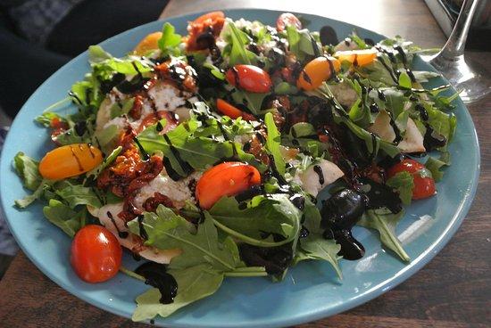 Pomiędzy Cafe & Bistro